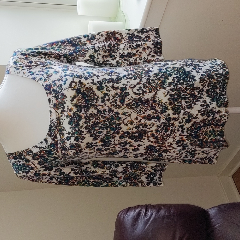 Nicole Miller NY Medium NWOT cotton colorblast Tee.